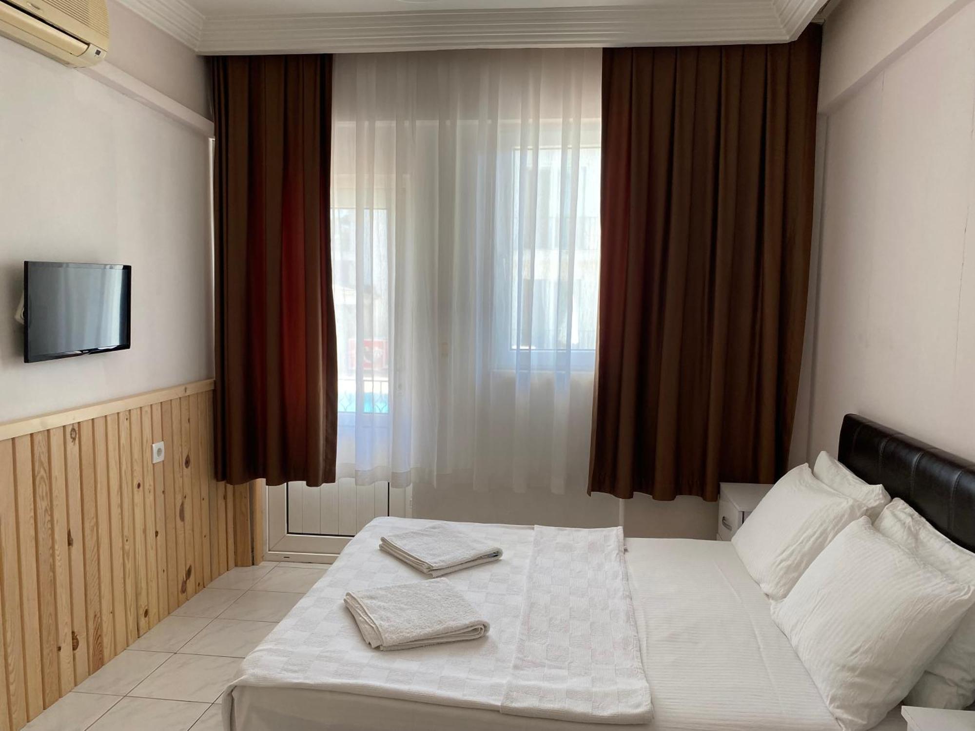 Cam Hotel