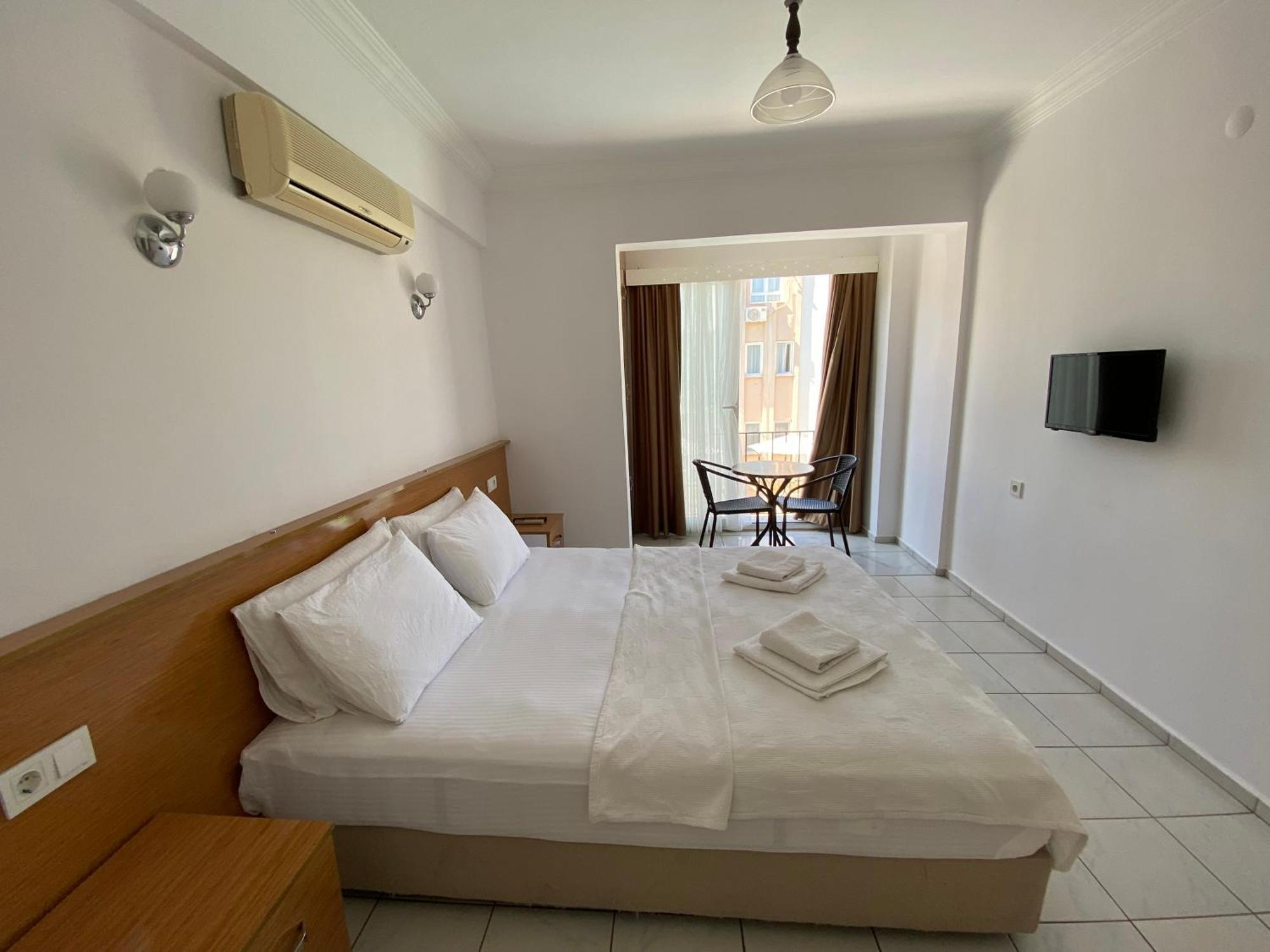 Cam Hotel
