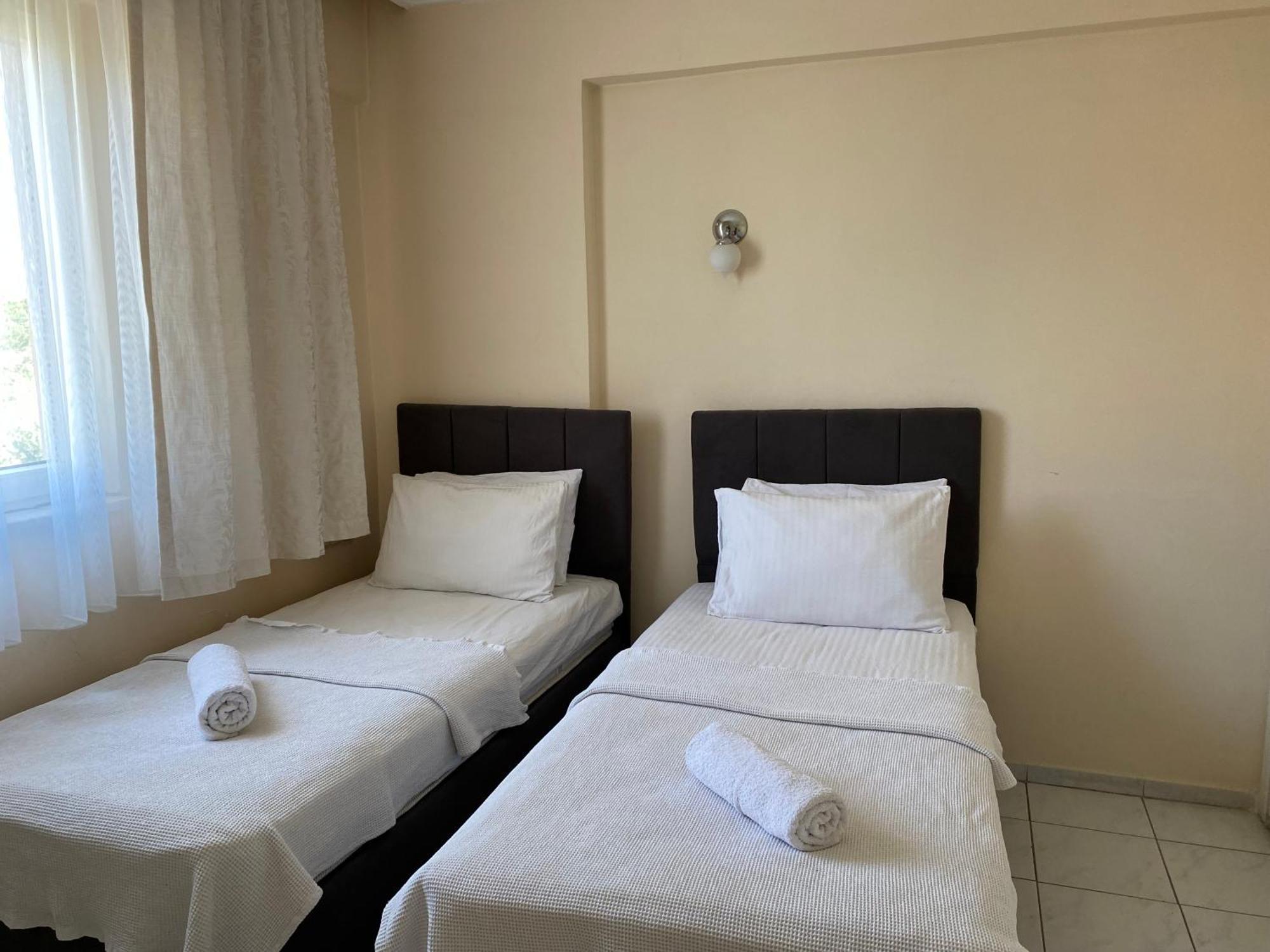 Cam Hotel *