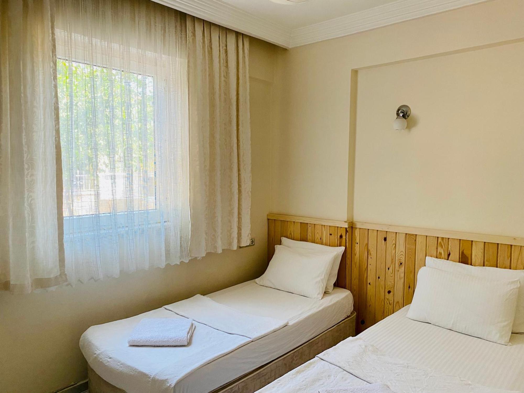 Cam Hotel
