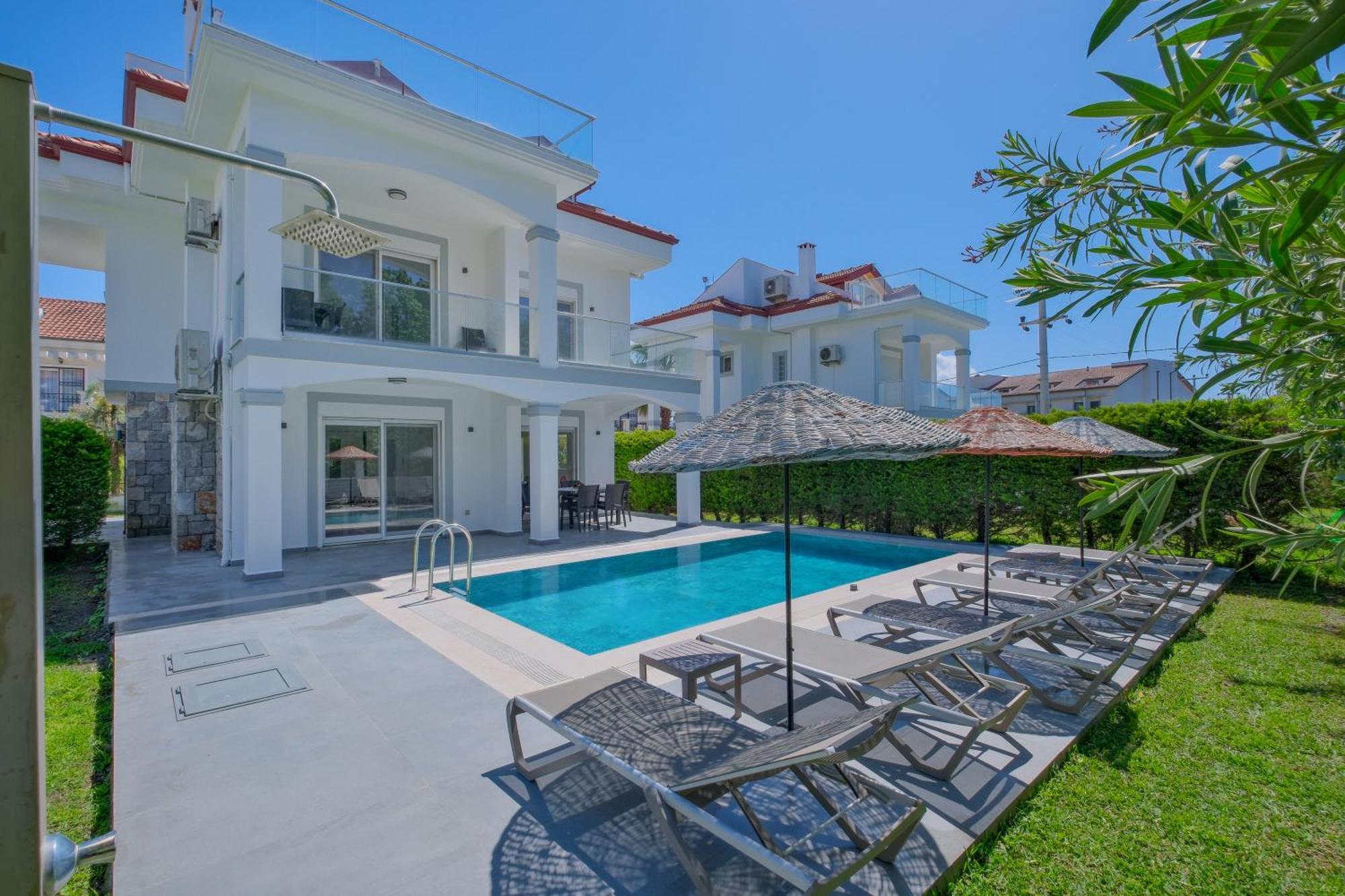 Calis 1 Villa