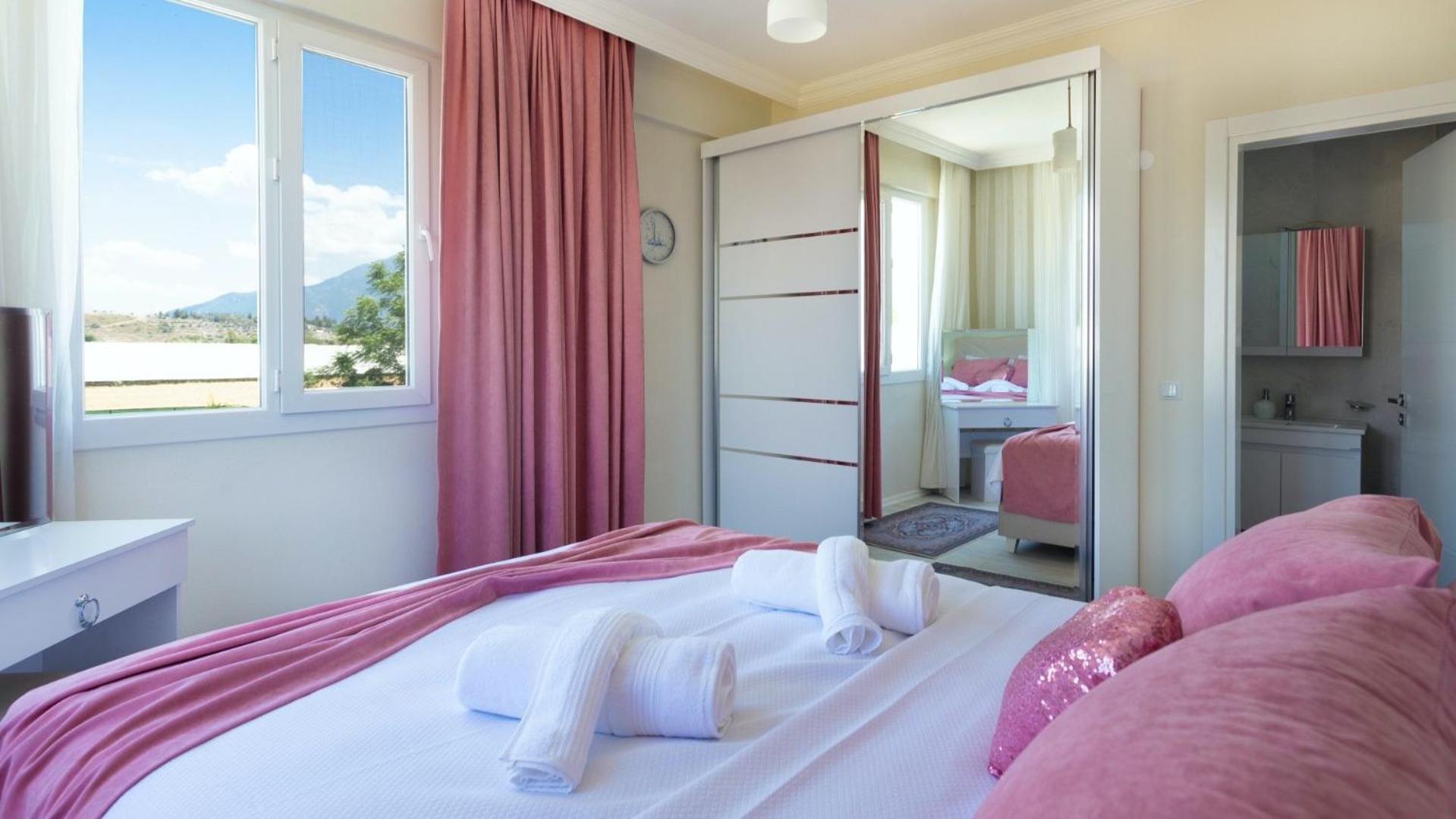 Villa 4 Bedroom 2555
