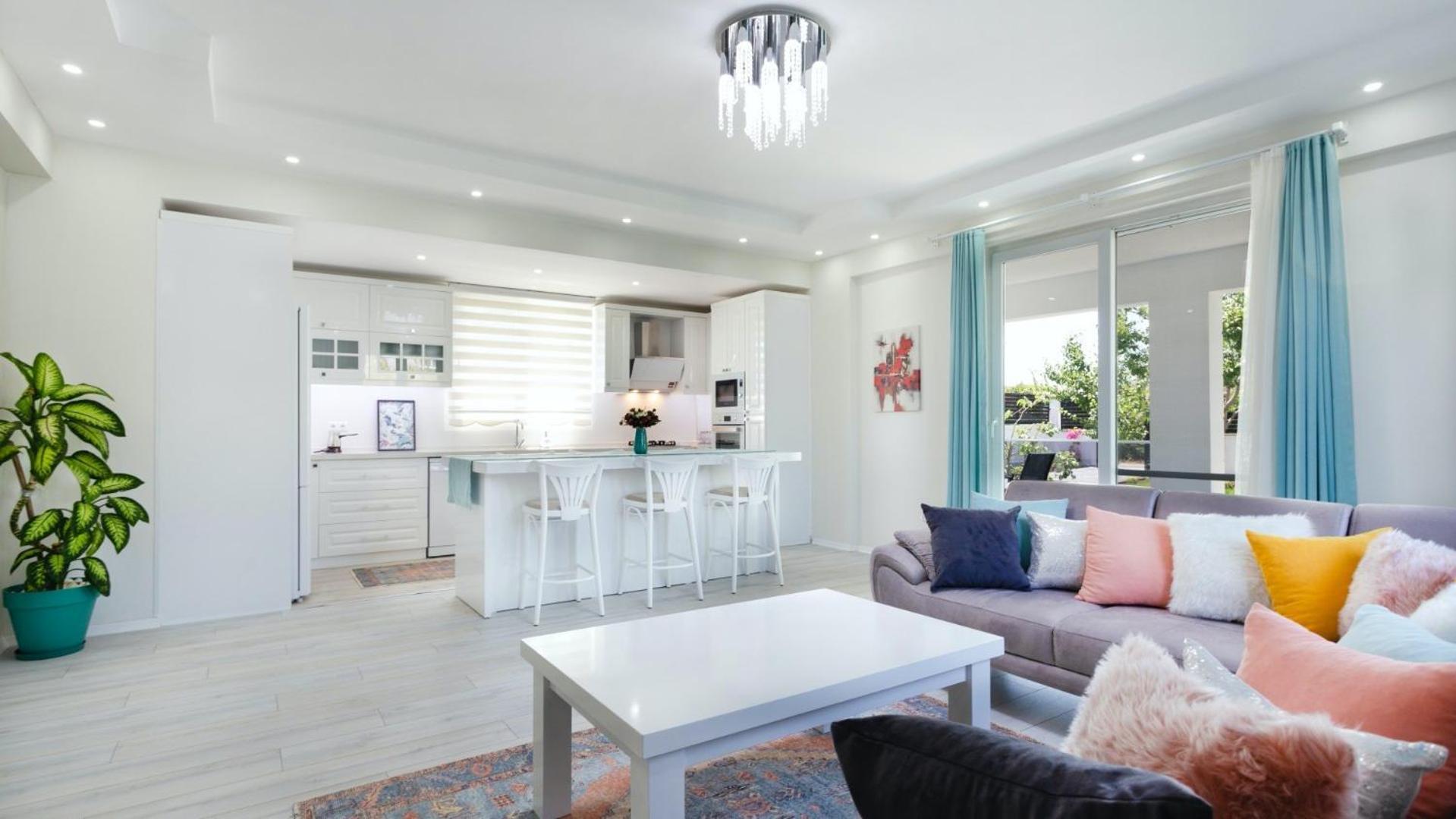 4 Bedroom 2555 Villa *
