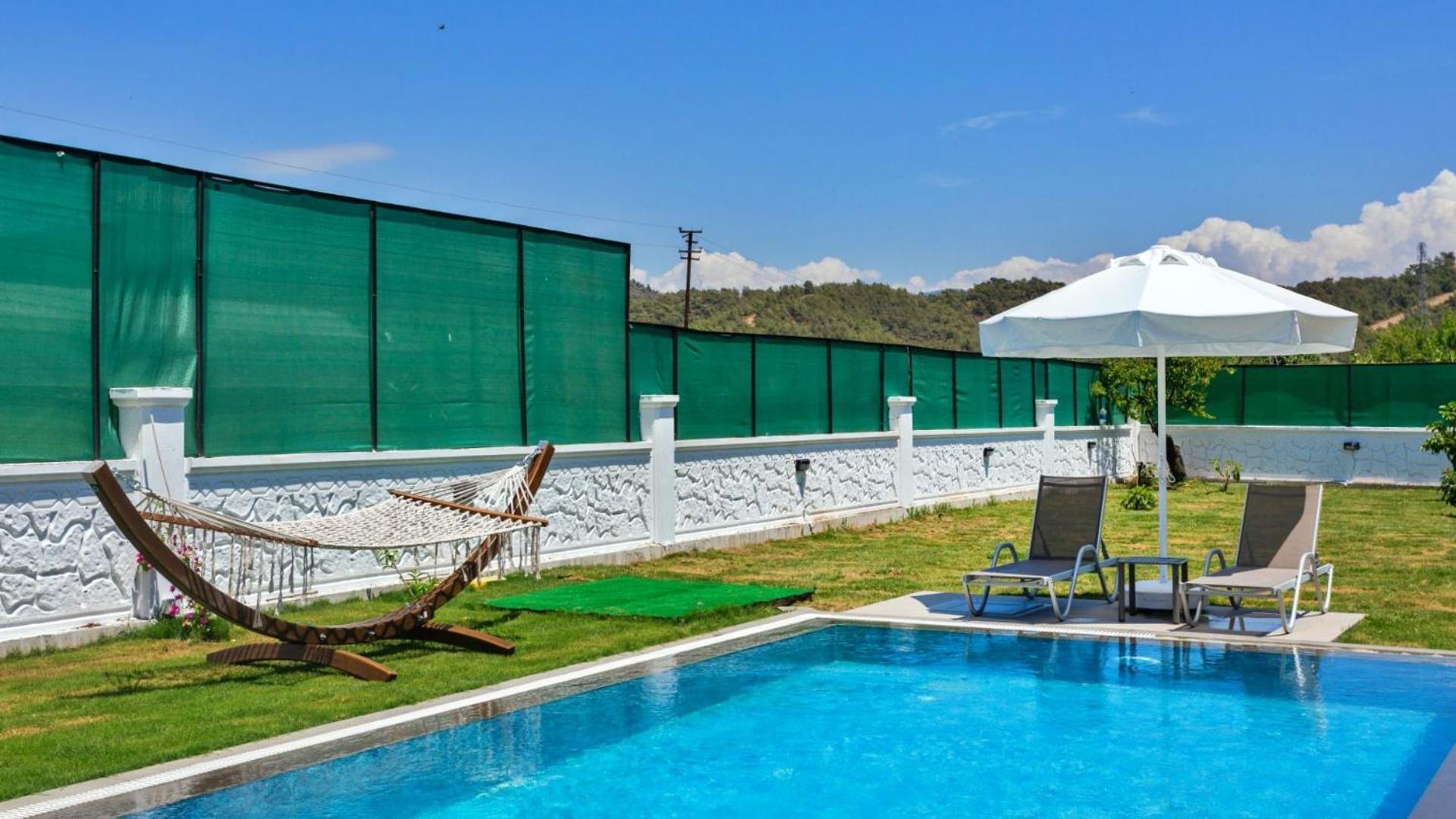 4 Bedroom 2555 Villa