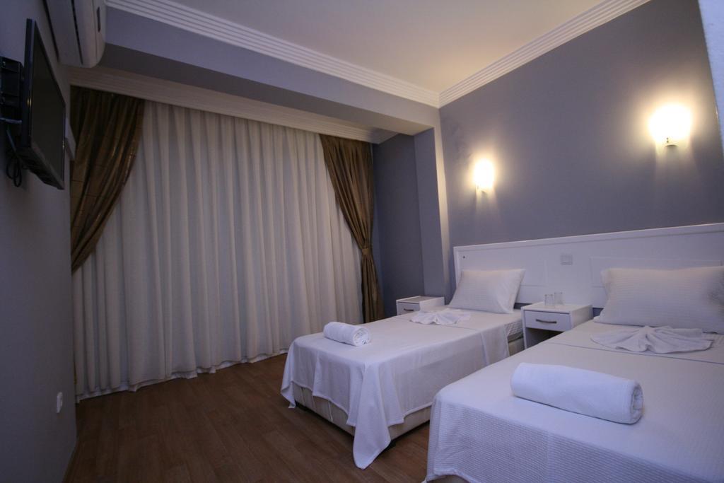 Hotel Adrian 3*
