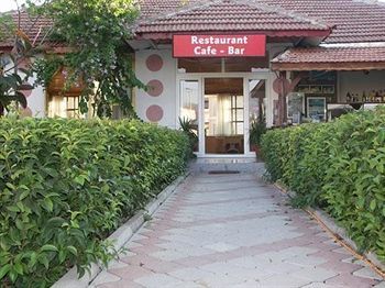 Otel Dost 3*
