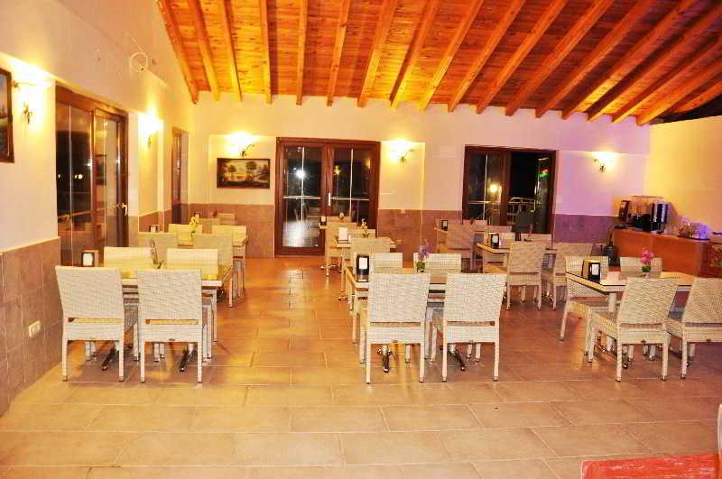 Flora Palm Hotel