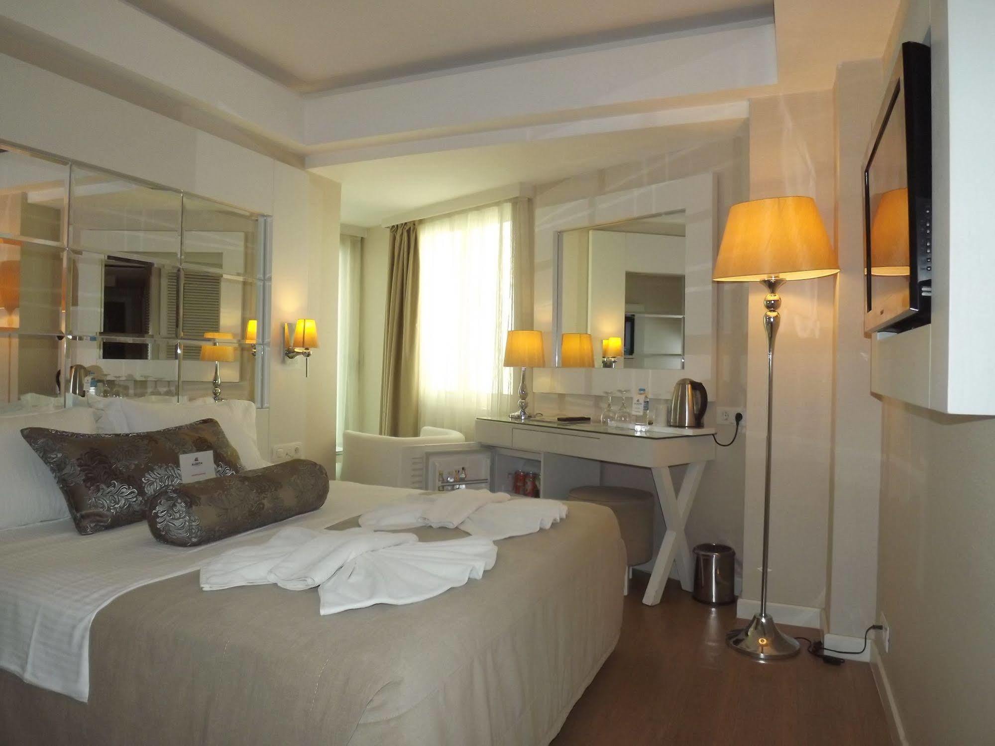 Alesta Yacht 4*
