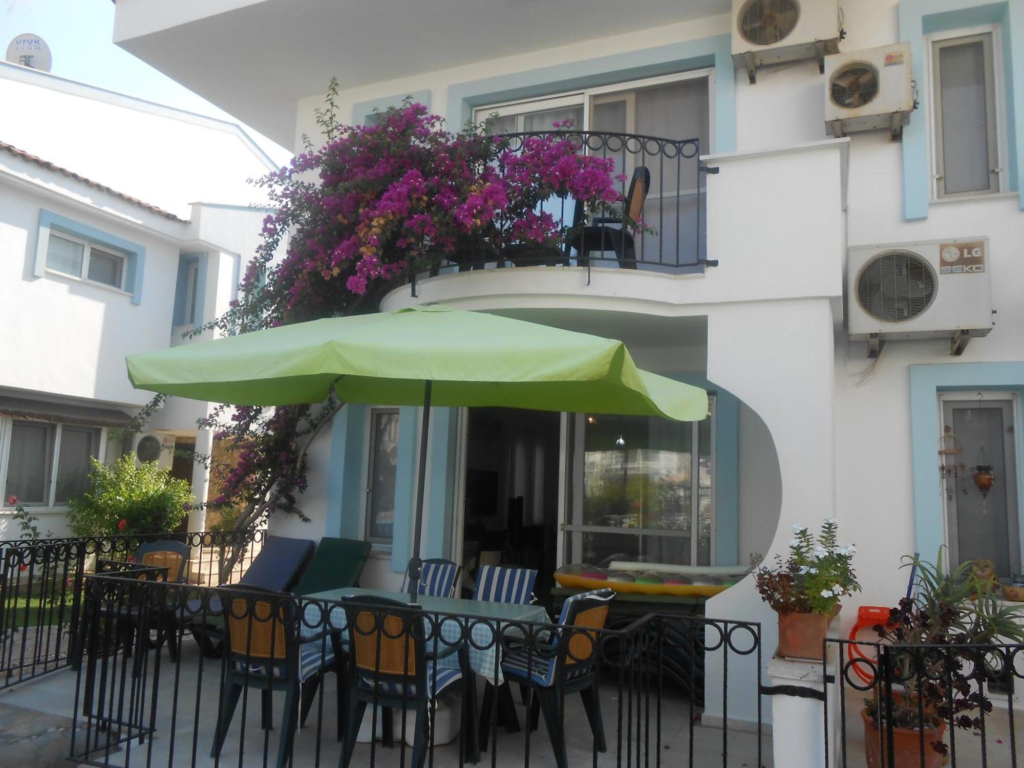 Villa Lisa Park Villas *