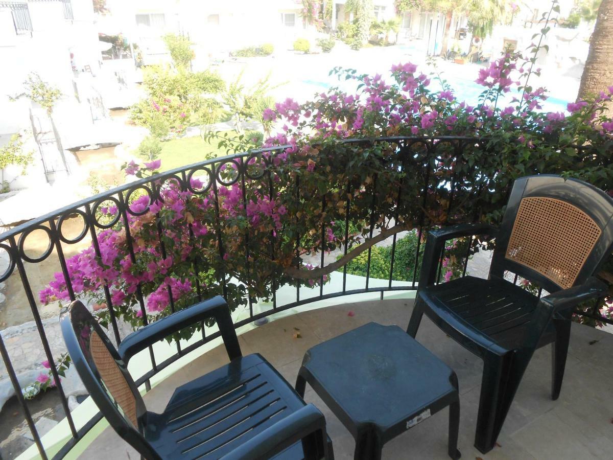 Villa Lisa Park Villas