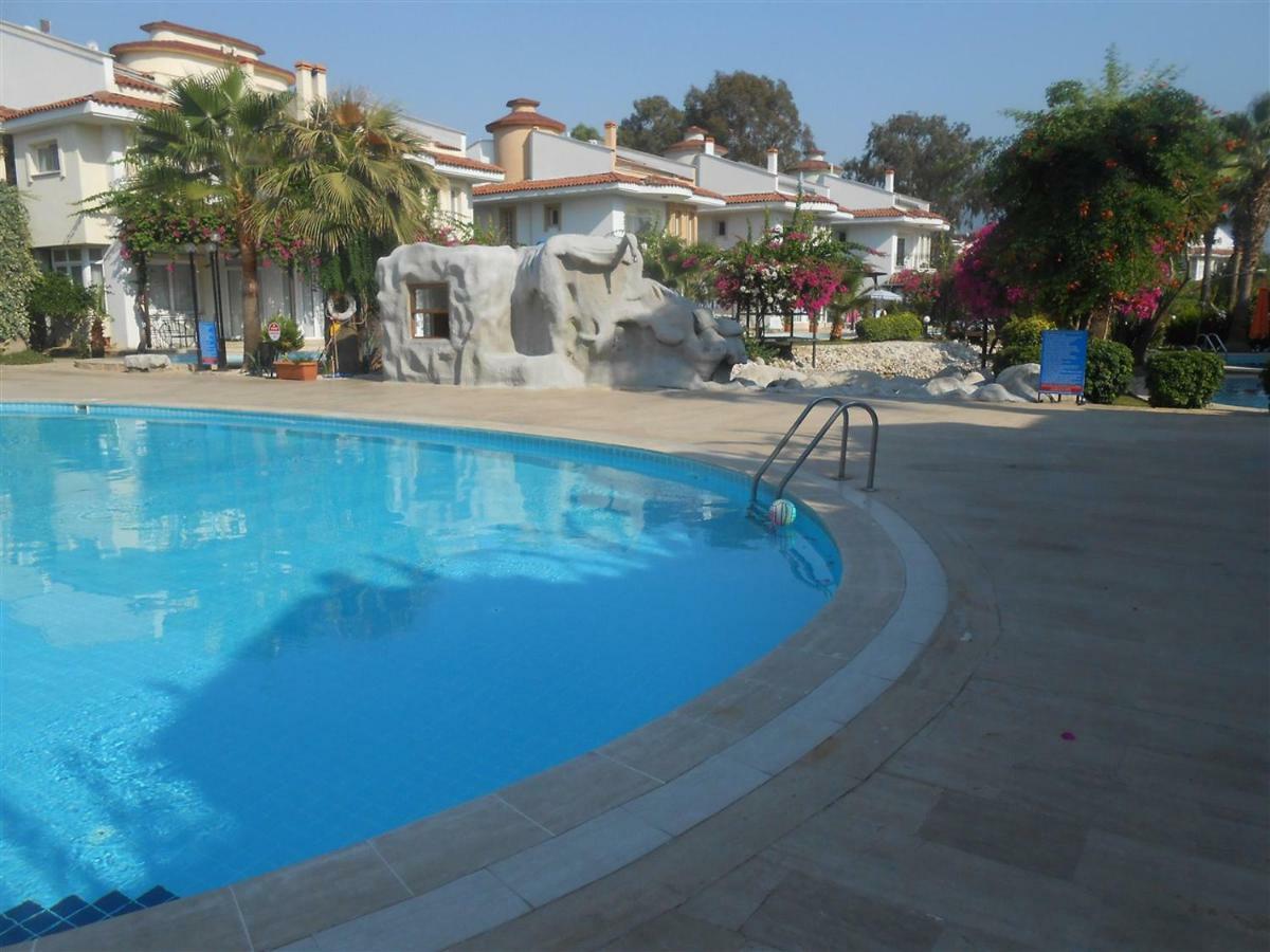 Villa Lisa Park Villas *