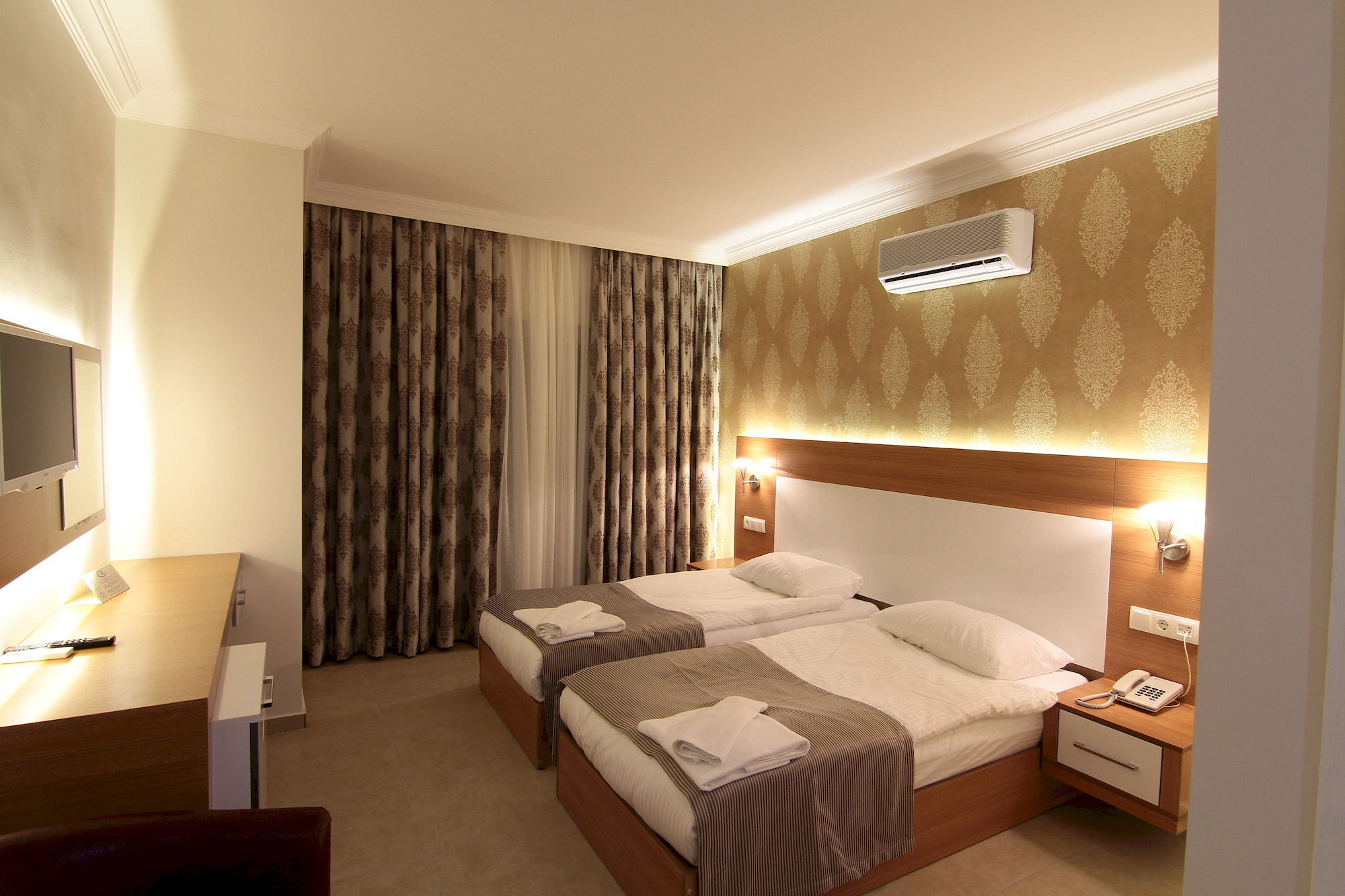 Hotel Daisy Garden