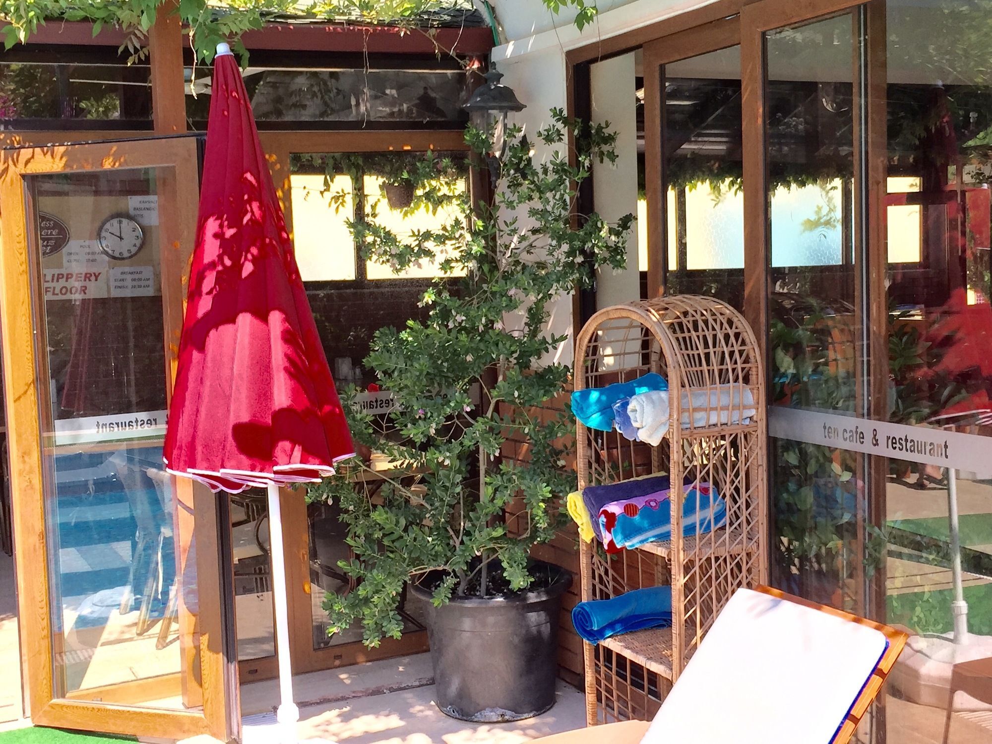 Ten Apart Hotel 3*